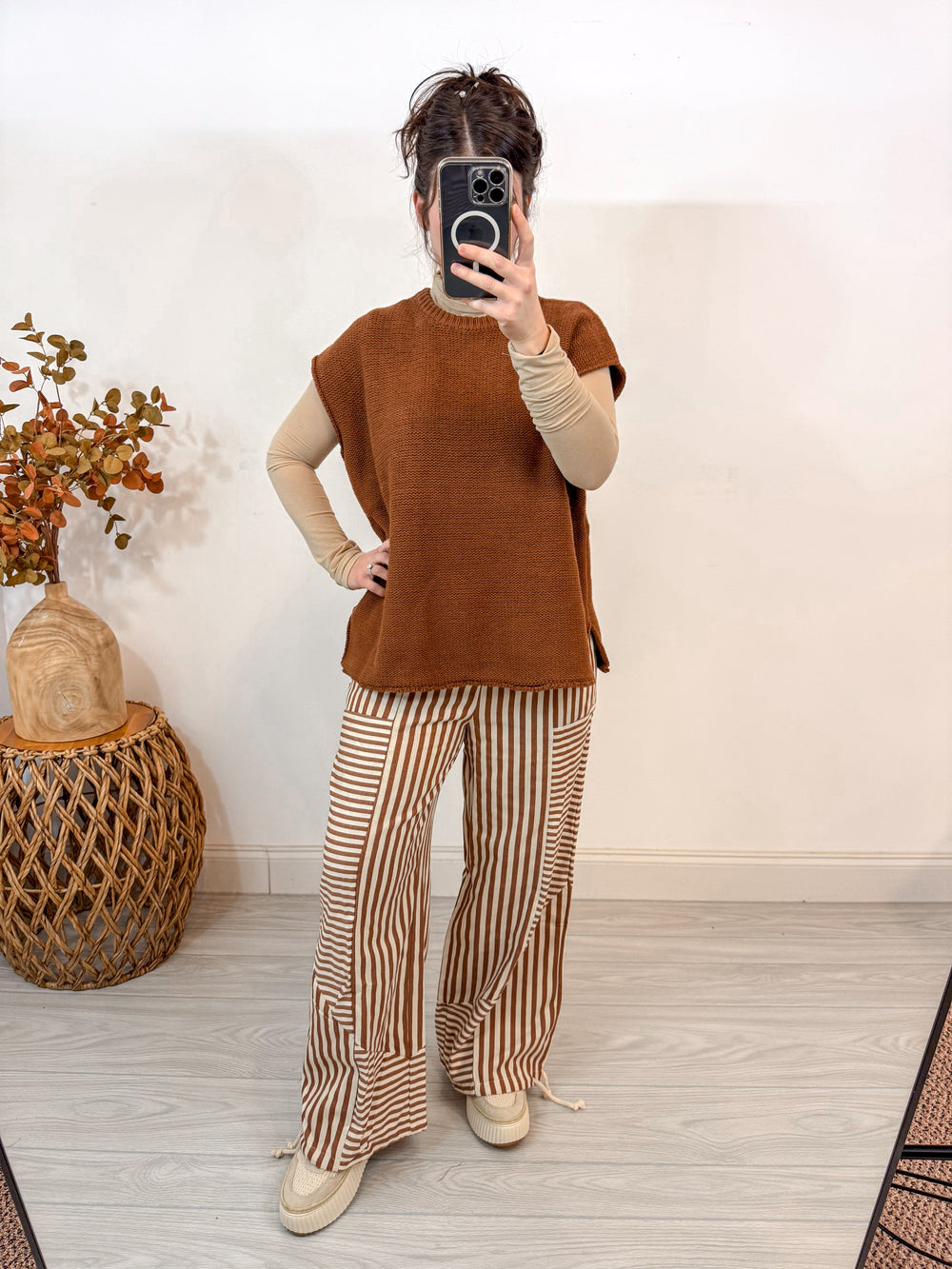 Women's rust short sleeve sweater knit top by Wishlist, perfect for layering outfits