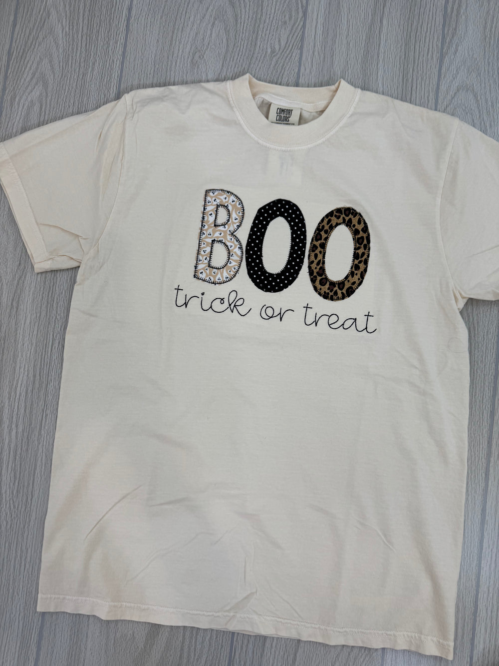 boo trick or treat halloween graphic tee plain