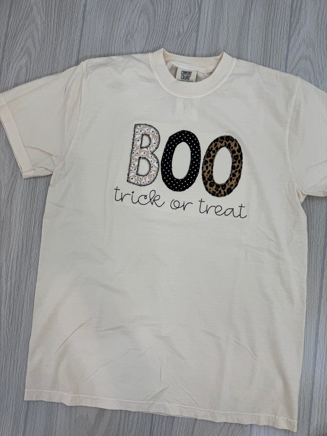 boo trick or treat halloween graphic tee plain