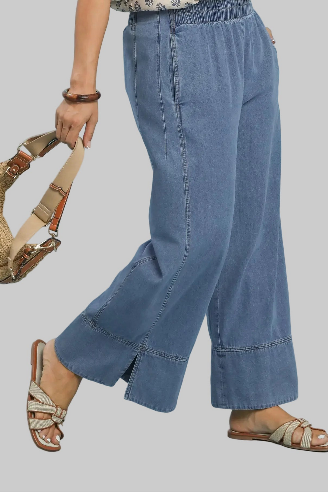 Umgee light washed blue denim wide leg pants with front pockets in plus size