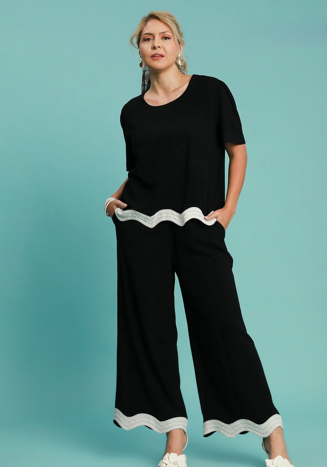 Umgee linen scalloped pants in plus