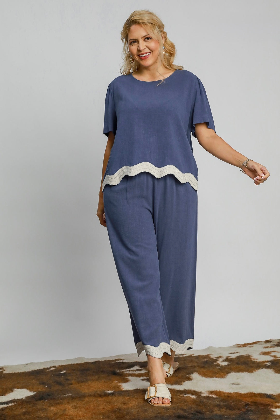 Umgee blue linen scalloped top, in plus size