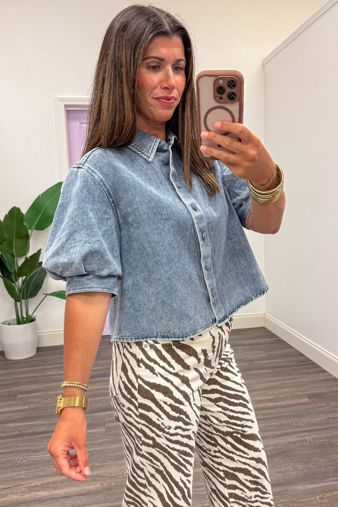 blue denim collared button front cuffed short puff sleeve semi-cropped top