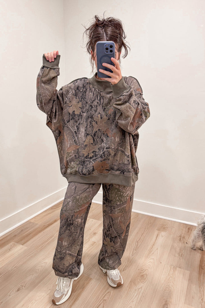 camo print jogger pants relaxed fit