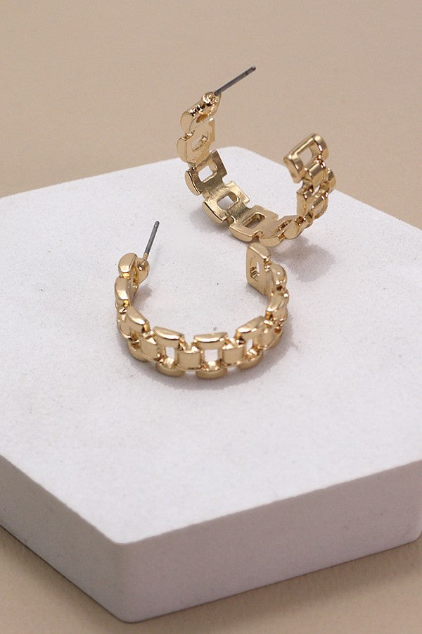 Gold chain cutout hoop earrings