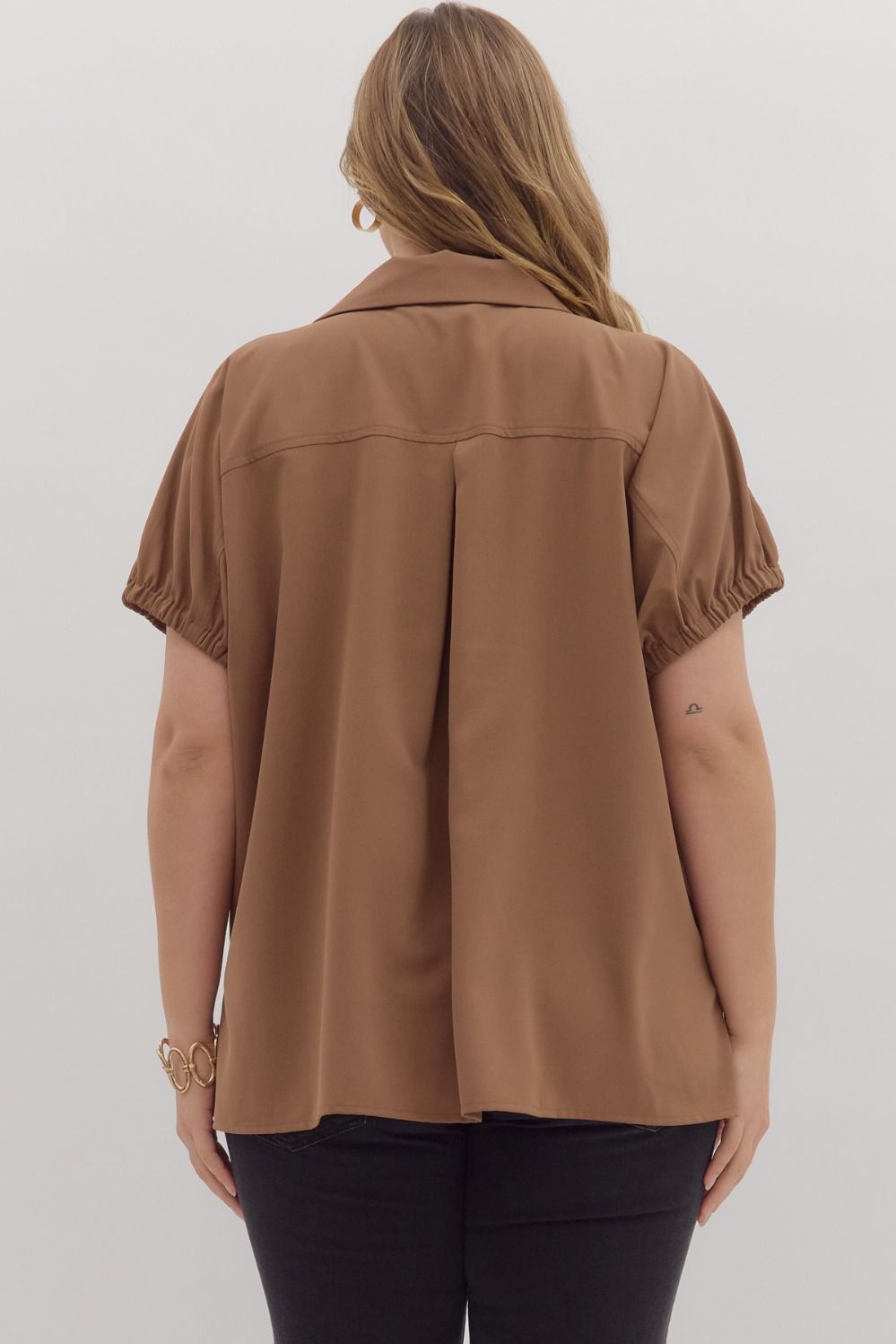 Women's plus size mocha short sleeve top by Entro showing back view