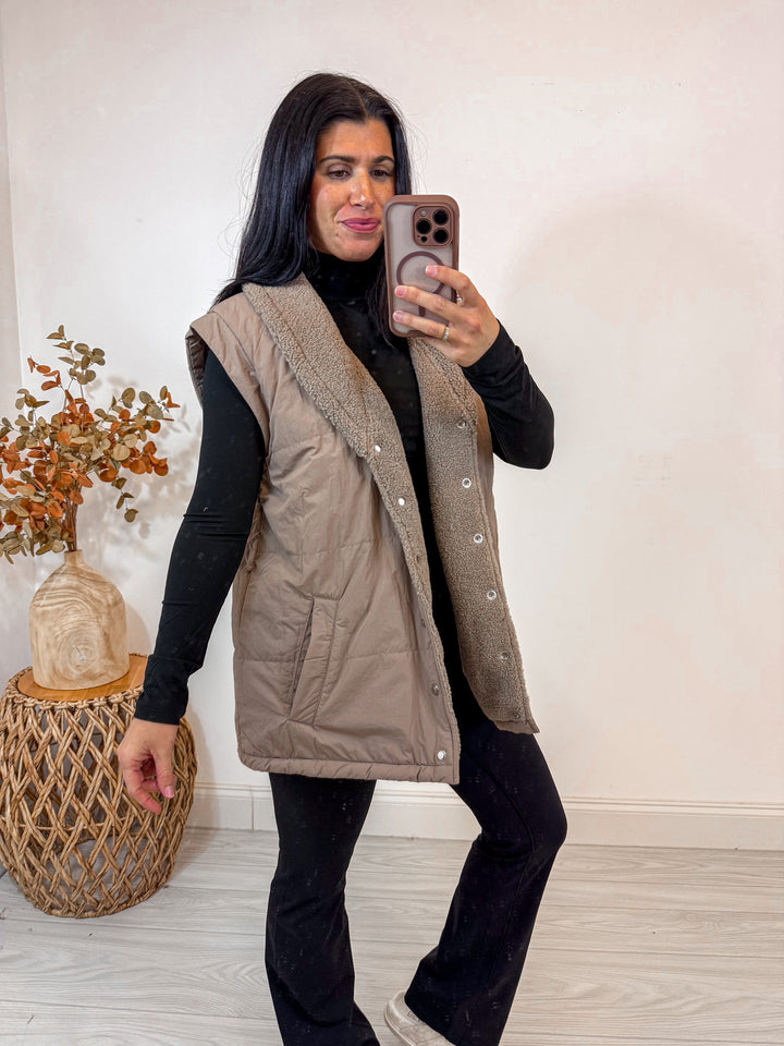 mocha reversible puffer sherpa vest side