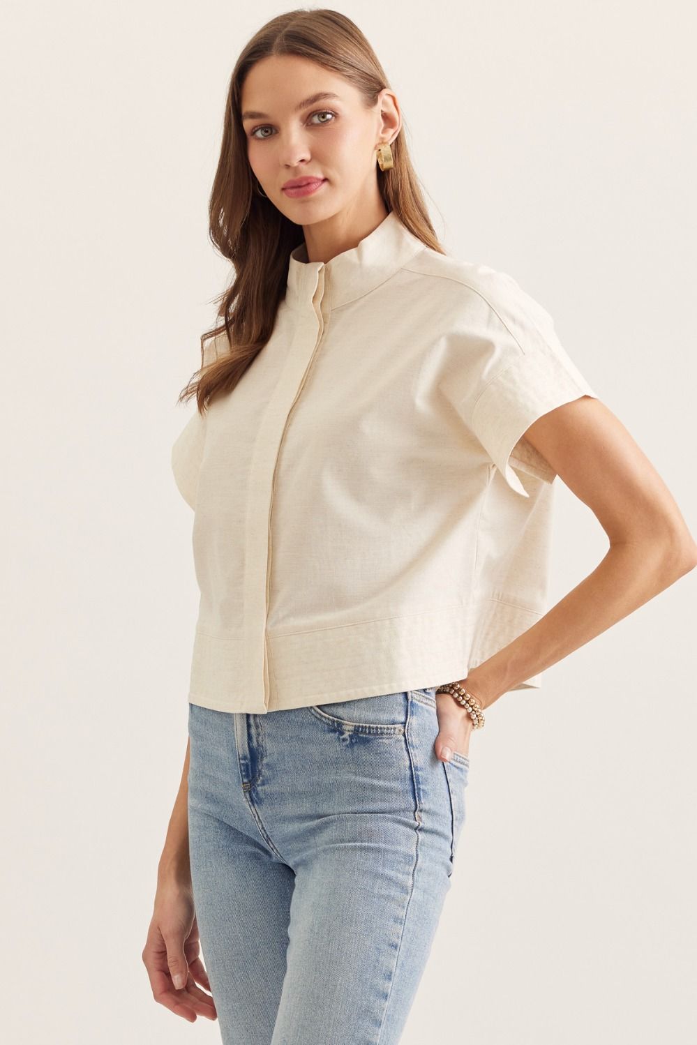 Entro natural cotton linen blend button down short sleeve top showing side and short sleeve