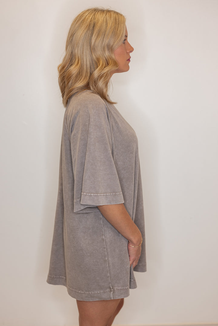 Women's oversized mocha brown cotton tee shirt, side view