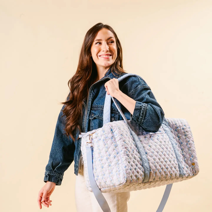 the darling effect quilted weekender floral bag