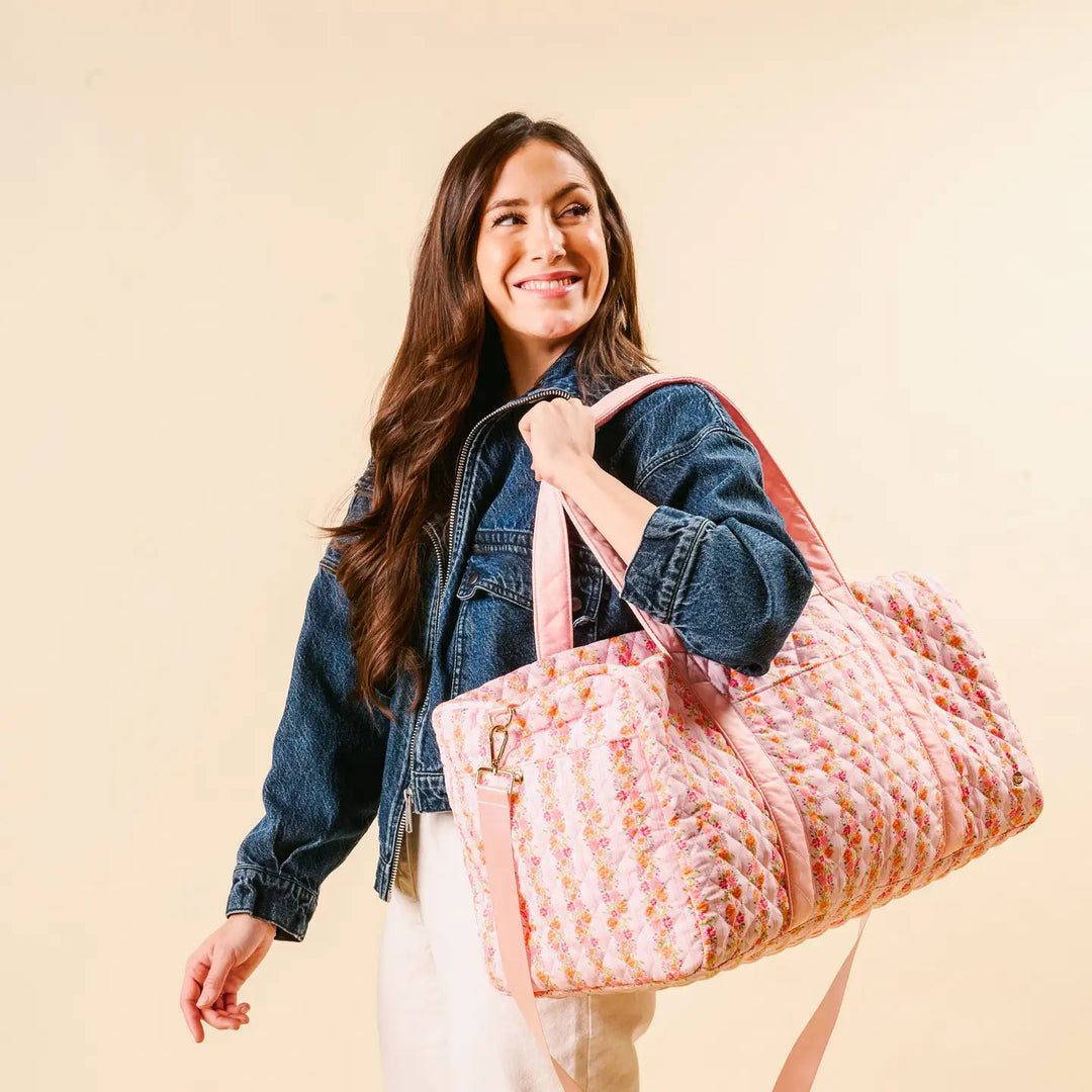 the darling effect quilted floral weekender bag