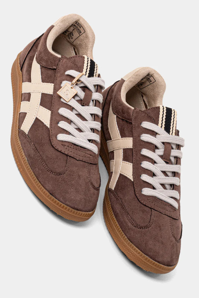 su shop sasha brown suede sneakers