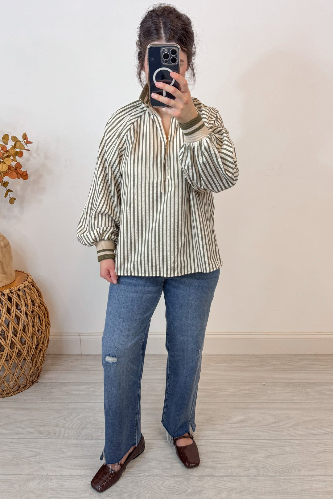 entro striped olive collar top