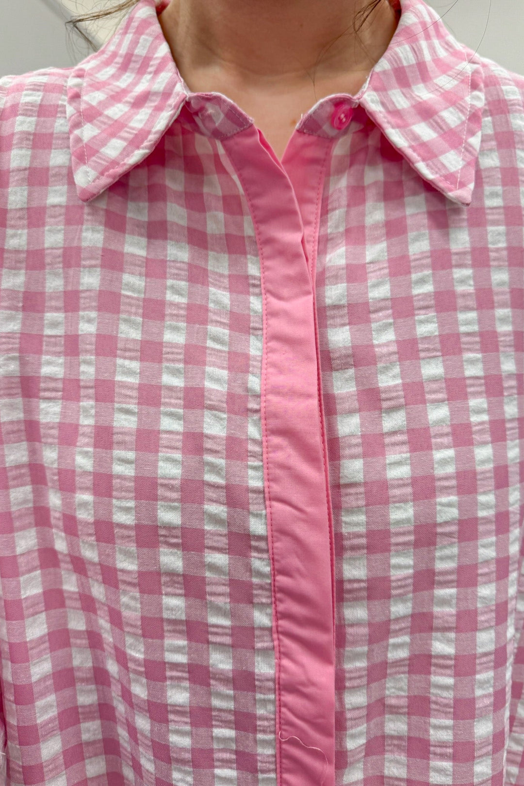 Women's pink and white midi dress with trendy gingham pattern by Entro